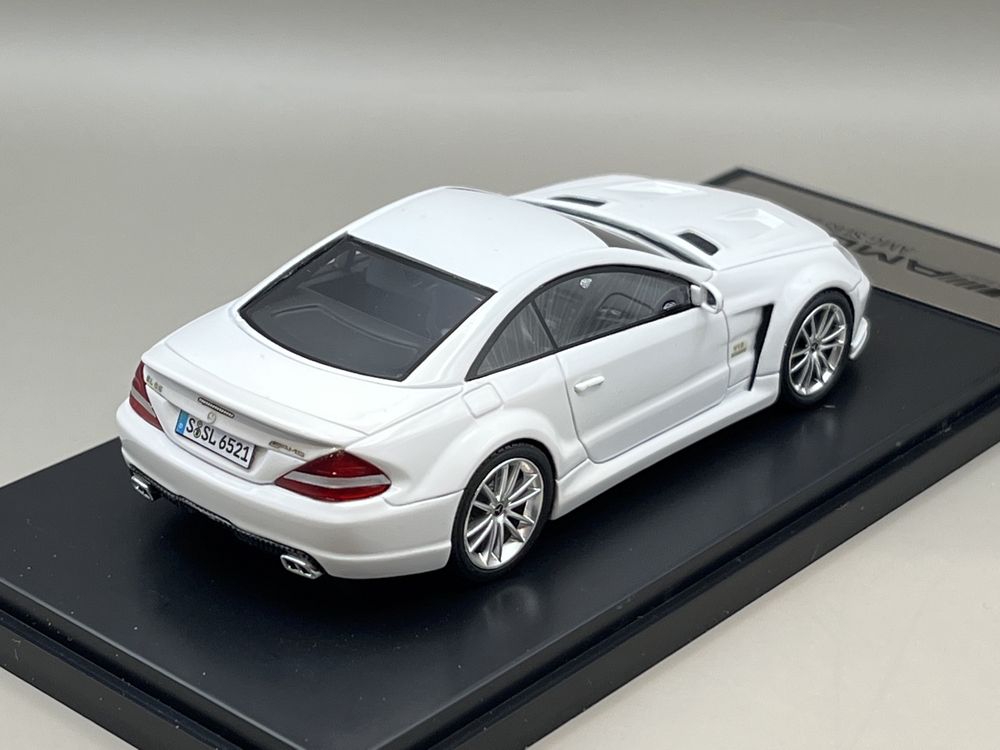 Model 1:43 Mercedes-Benz SL65 AMG Black Series