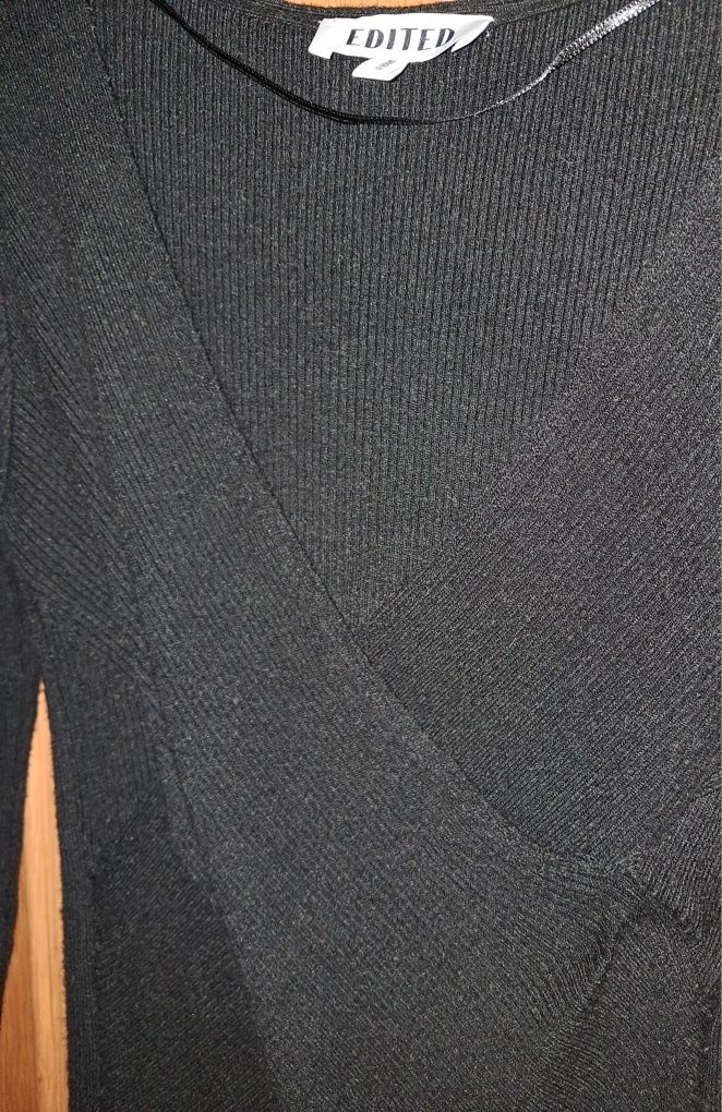 Vestido de malha,  traçado. Tamanho 34 com elasticidade.