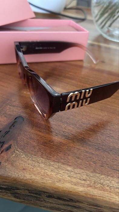 Oculos castalhos