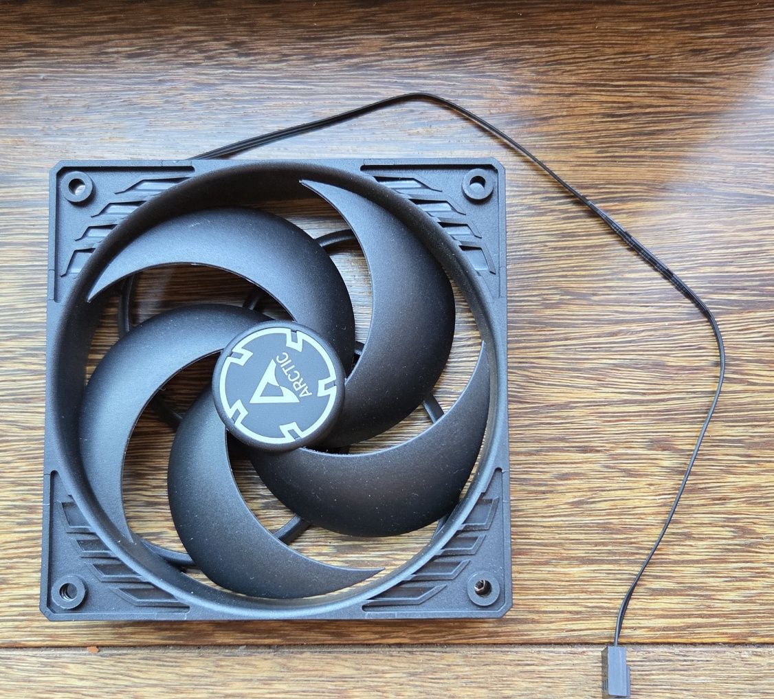 Ventoinha Arctic P12 Silent