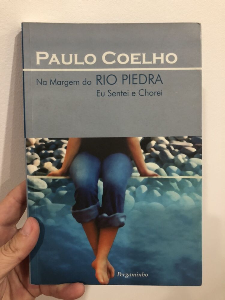 Paulo Coelho “Na margem do Rio Pedra eu sentei e chorei”
