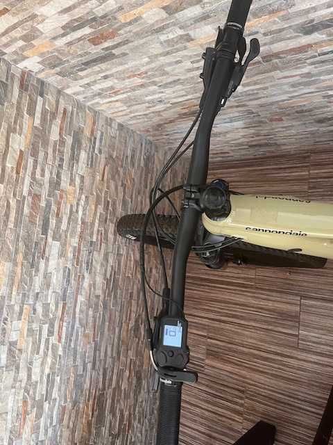 Bicicleta elétrica Cannondale com documentos POUCO USO