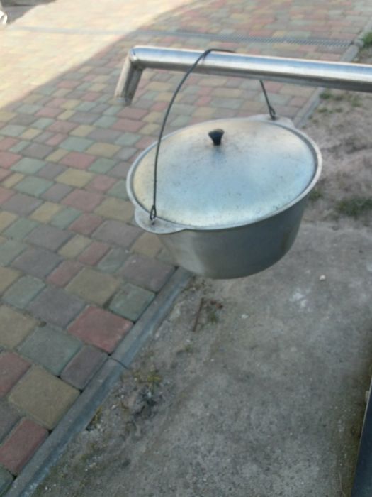 Каструля чугунна на 10 літрів