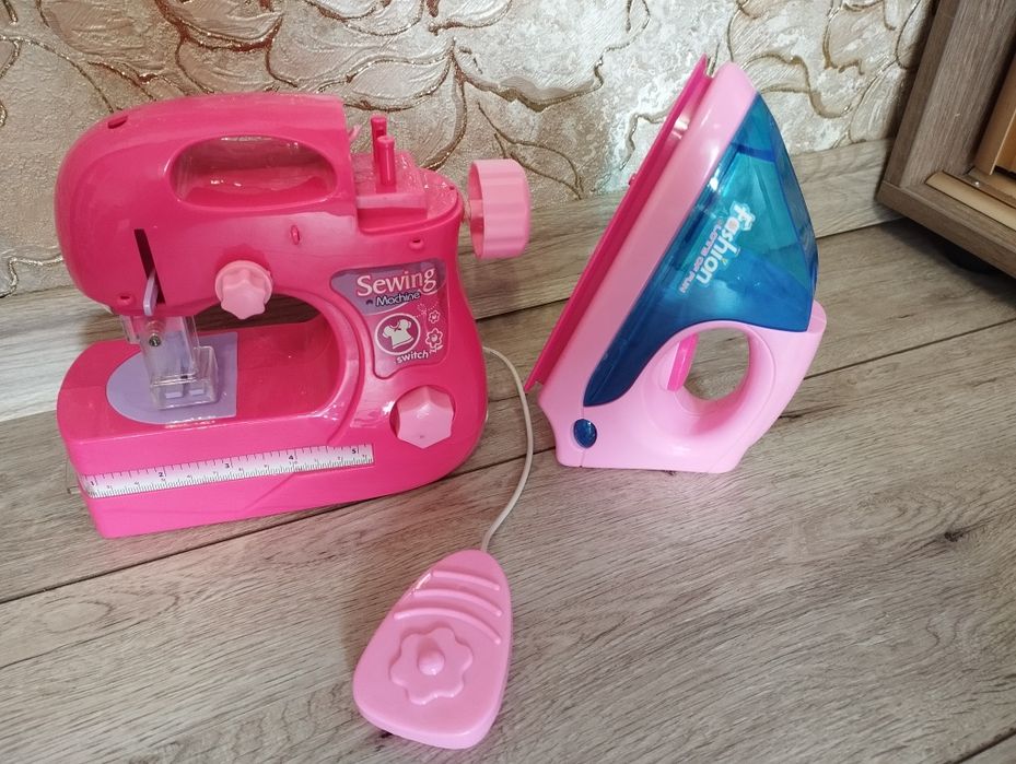 Іграшка утюг швейна машинка