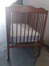 Cama de madeira para crianca