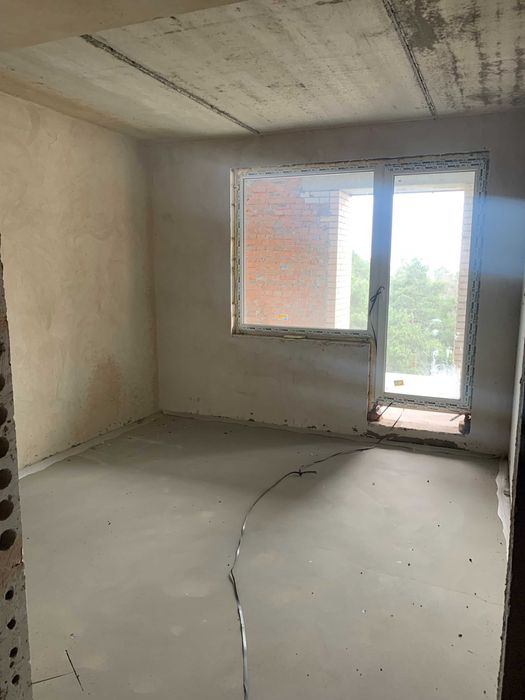 Продам простору 3-кімнатну квартиру з терасою - центр Ірпеня!