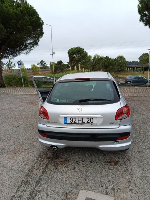 Peugeot 206 versão especial +