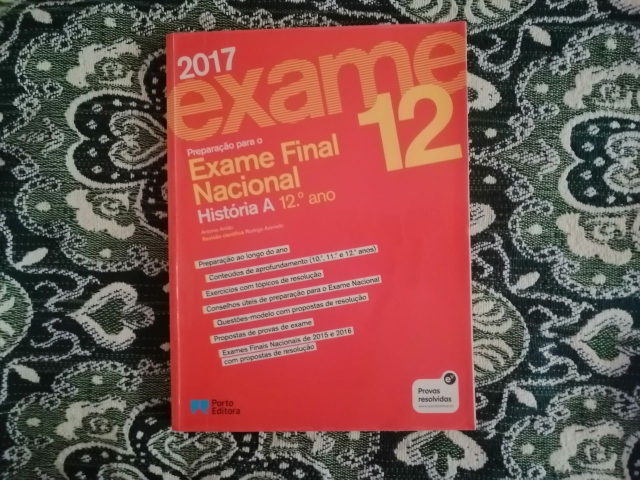Livros de exame Português 9° e 12°ano e História A 12ano