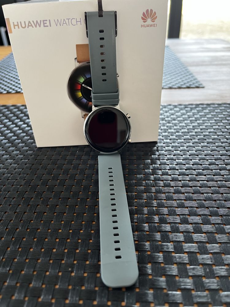 Smartwatch Huawei GT 2 42 mm + akcesoria