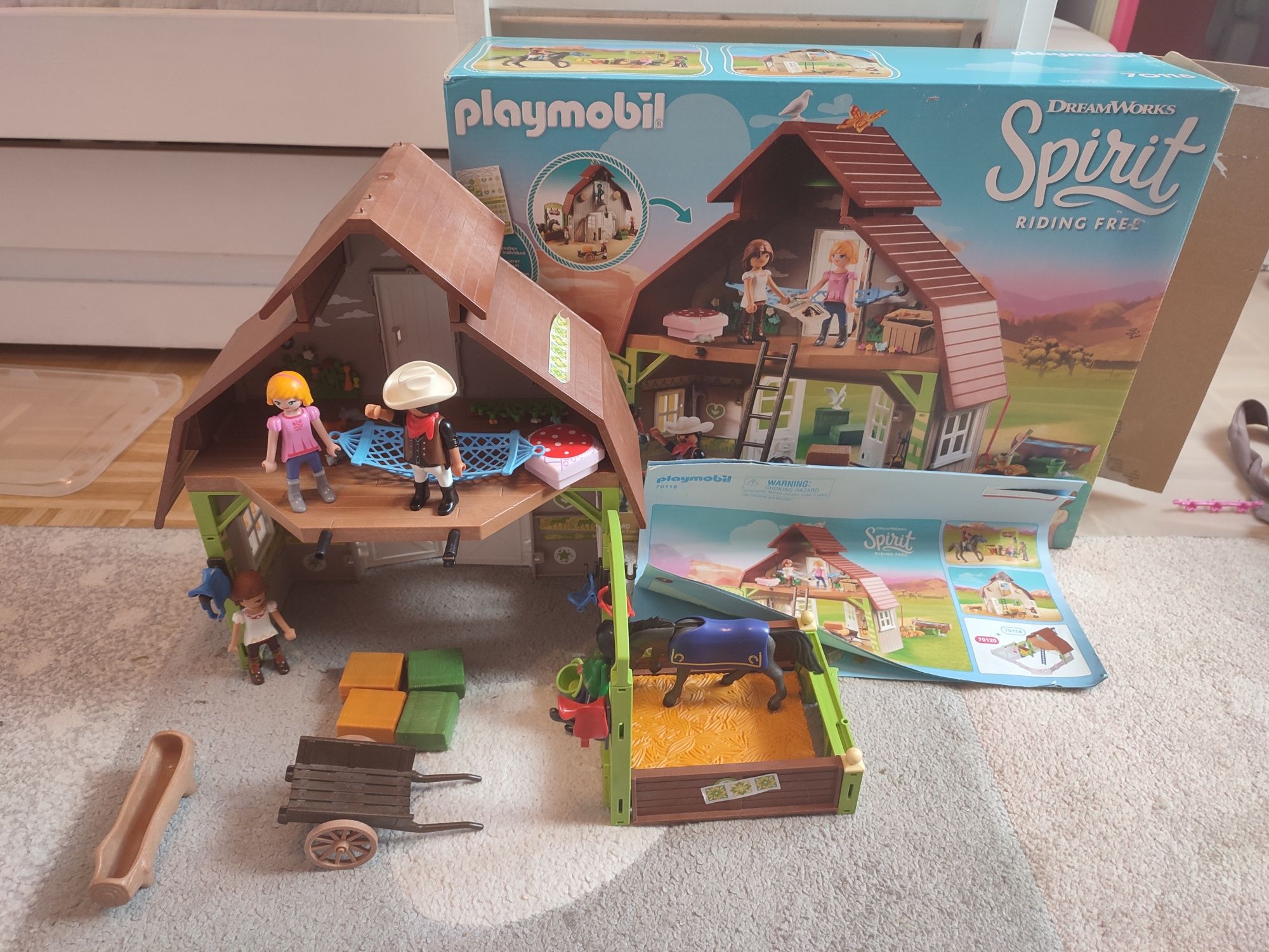 Zestaw Playmobil w 70118 stadnina stajnia z boksem