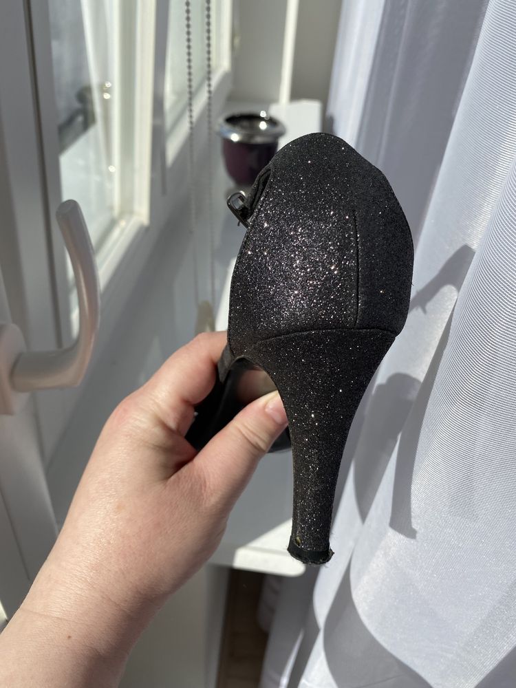 Sandałki Donna Karan