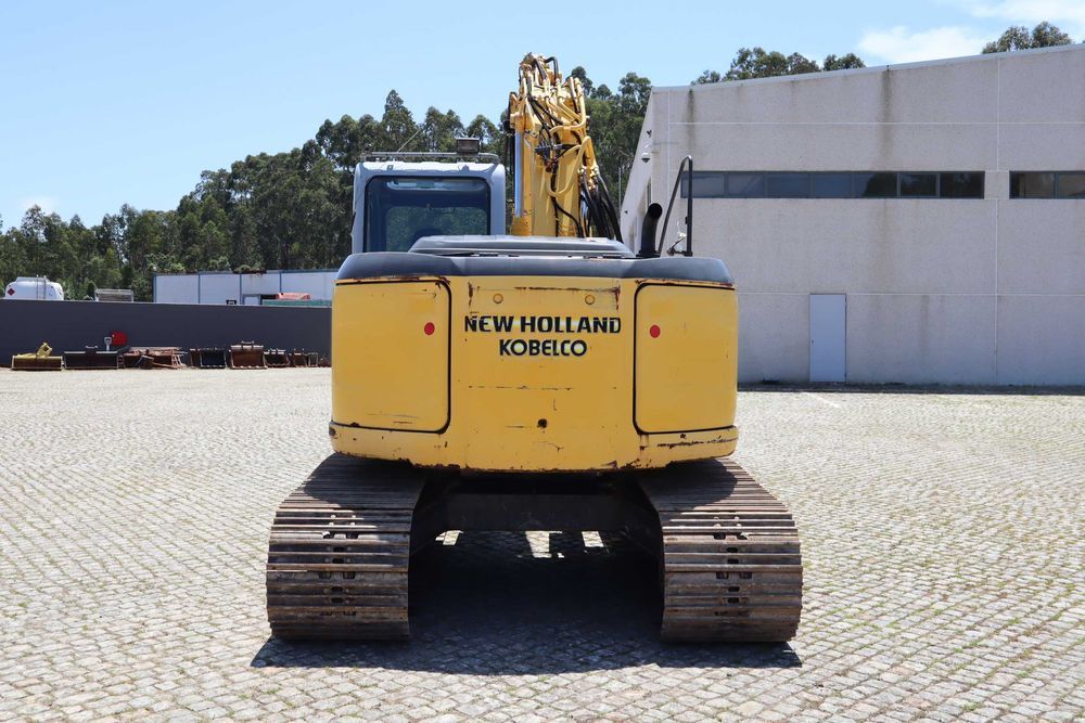 2010 New Holland E135BSR-2 Escavadora Giratória  de Rastos