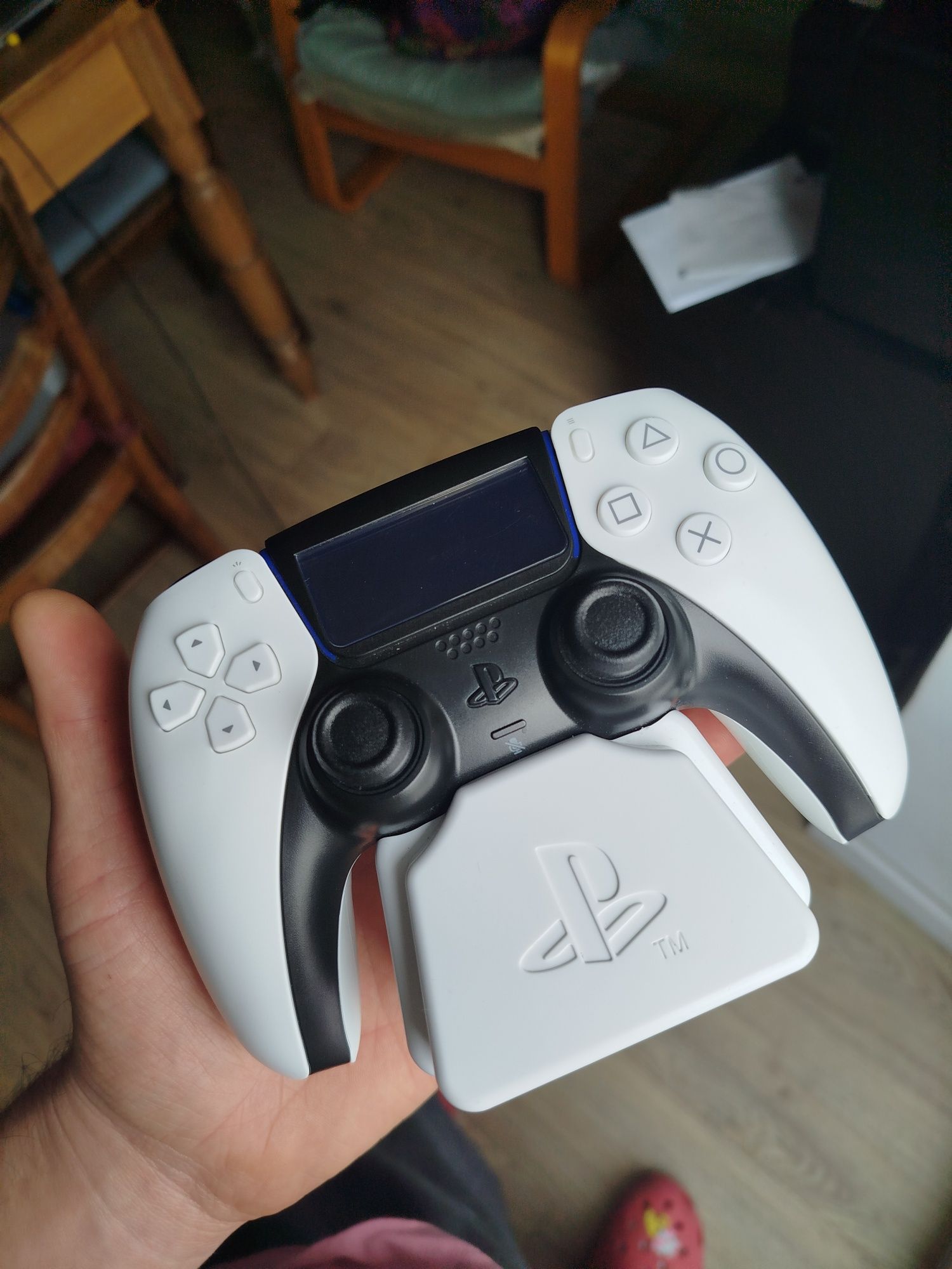 Zegar-stacja dokująca PlayStation 5 – dla fana PS5!