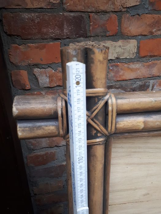 Solidna rama do lustra