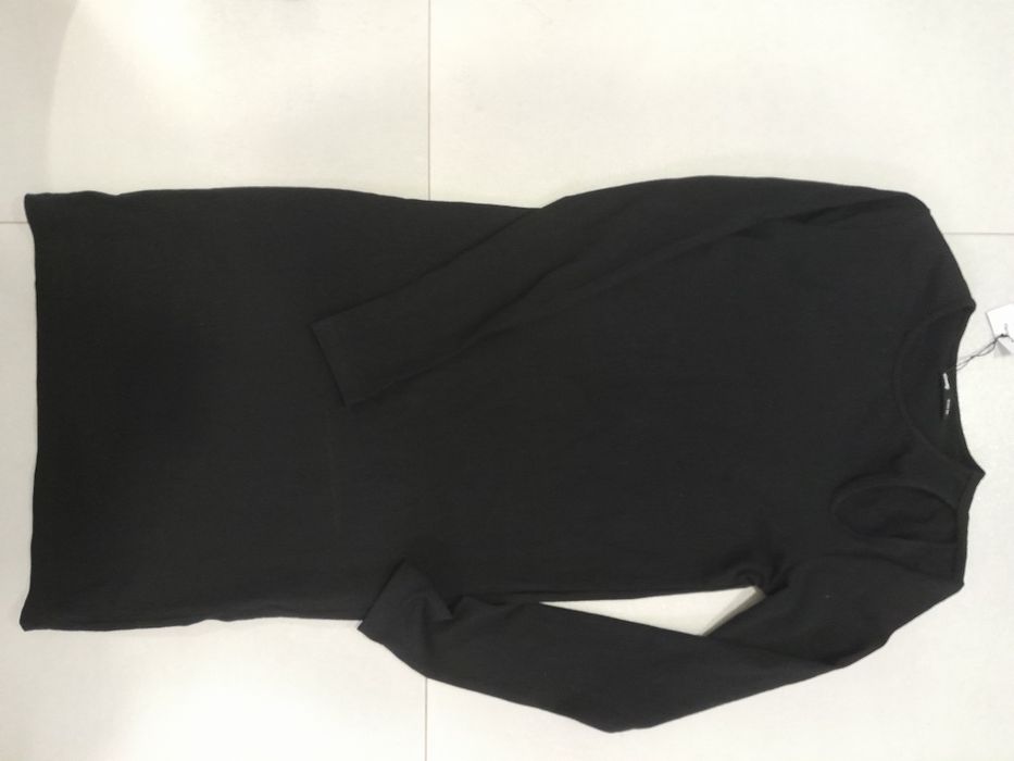 Dopasowana czarna sukienka rozm. M