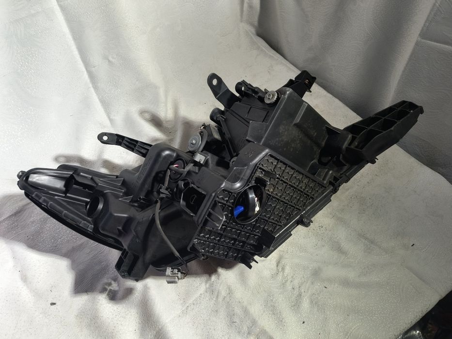 Lampa lewa FULL LED Toyota Land Cruiser Europa przód