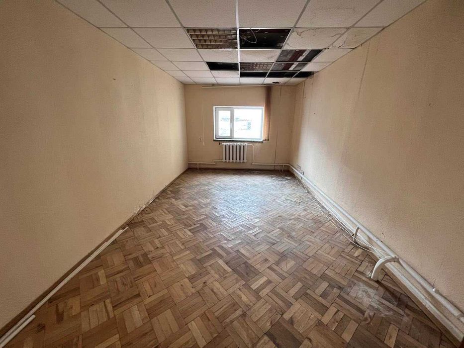 Продам комерційне приміщення у Брошнів-Осаді площею 2700м2