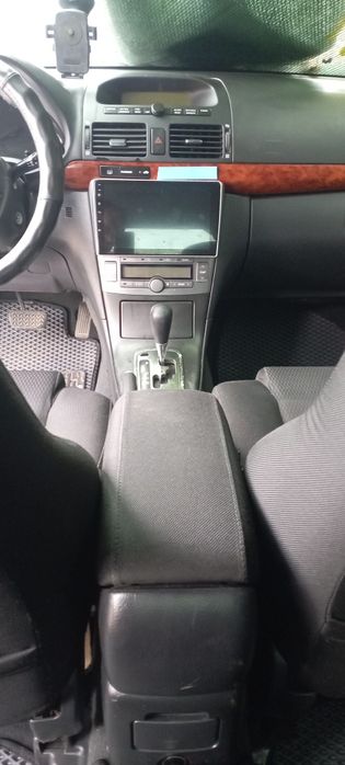 Тойота авенсіс 2.0 бензин