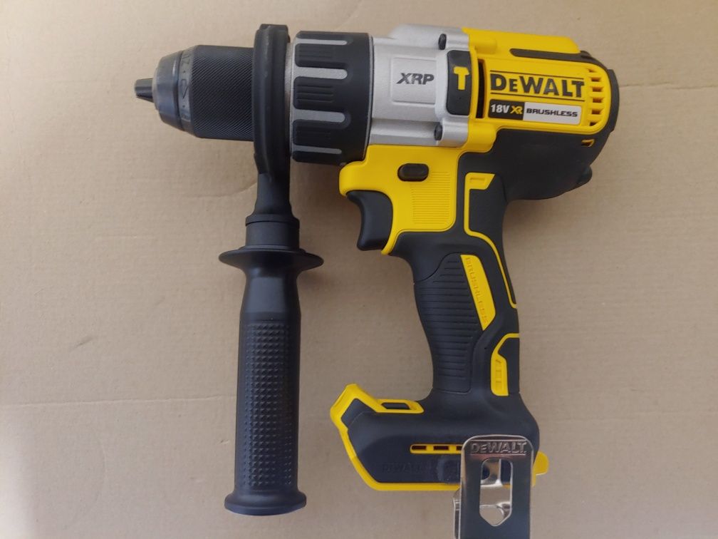 Дрель-шуруповерт DeWALT DCD995NT