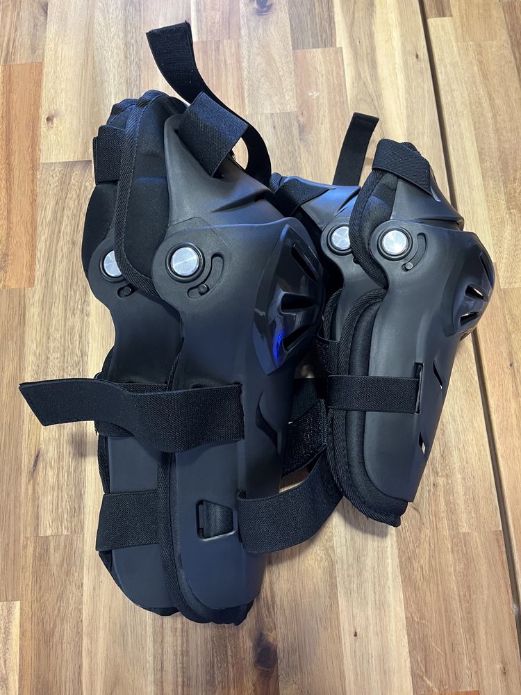 Joelheiras e cotoveleiras novas tamanho M/L para moto/bicicleta