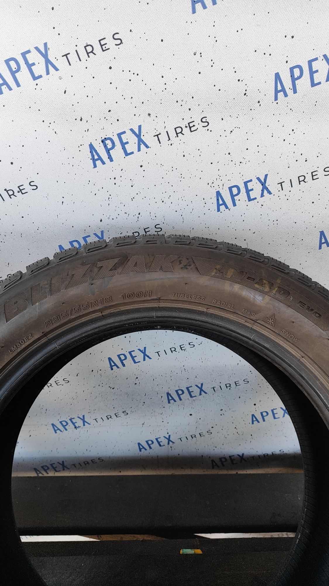 Зимові шини Bridgestone 235/55 R18 235*55 18 blizzak lm-80 evo