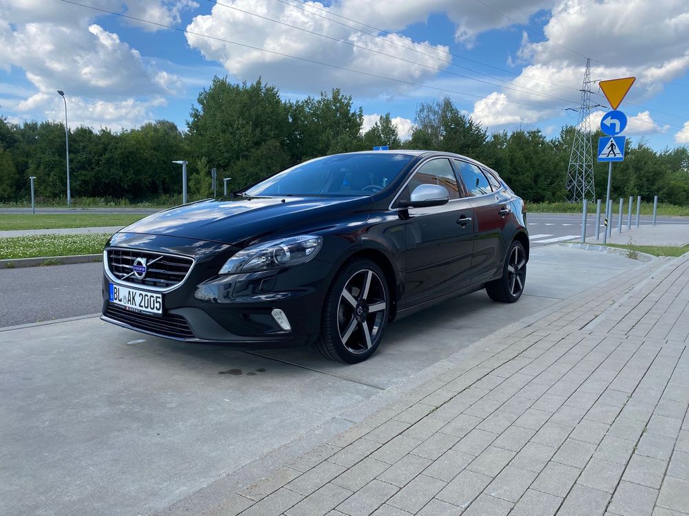 Volvo V40 R-design 2.0D Extra stan Bezwypadkowy Oplacony