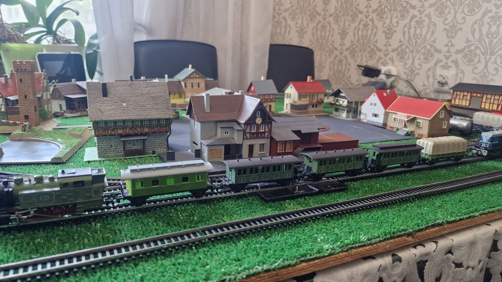 Железная дорога ГДР  ТТ 1/120 Паровоз и 5 вагонов комплект