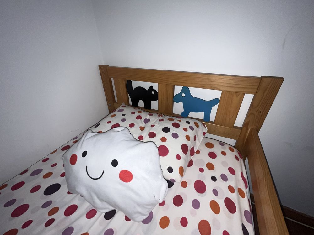 Cama de criança com colchão