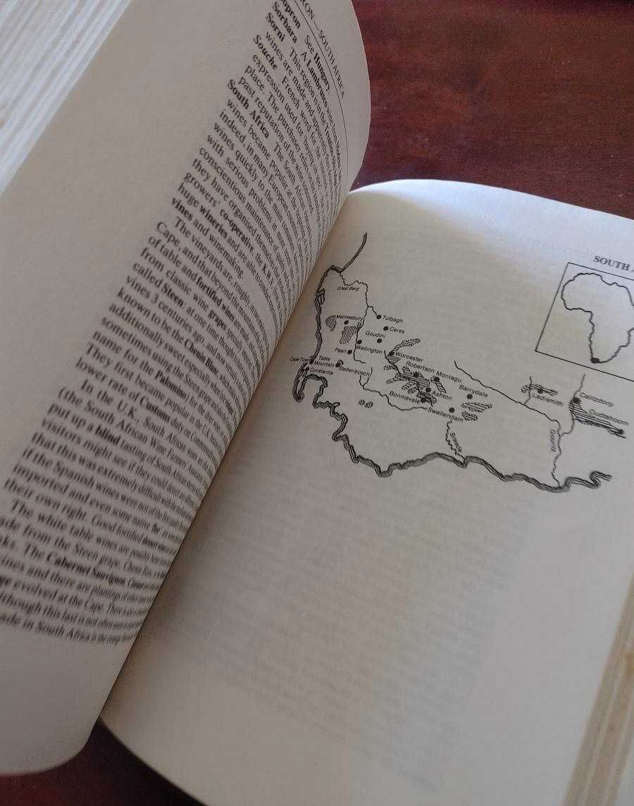 Dictionary of Wines and Spirits - Vinhos