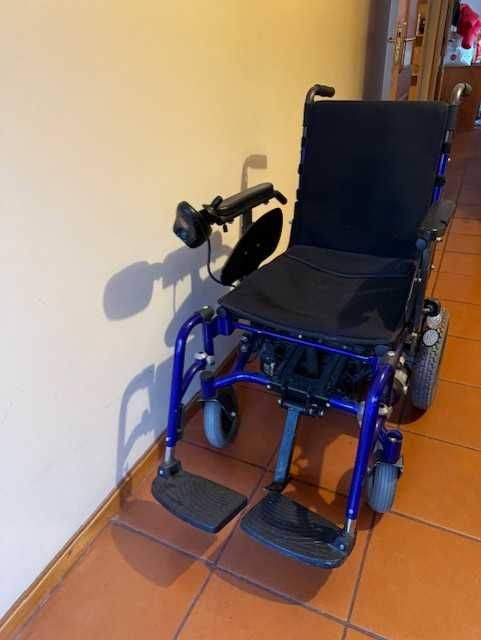 Cadeira de rodas elétrica