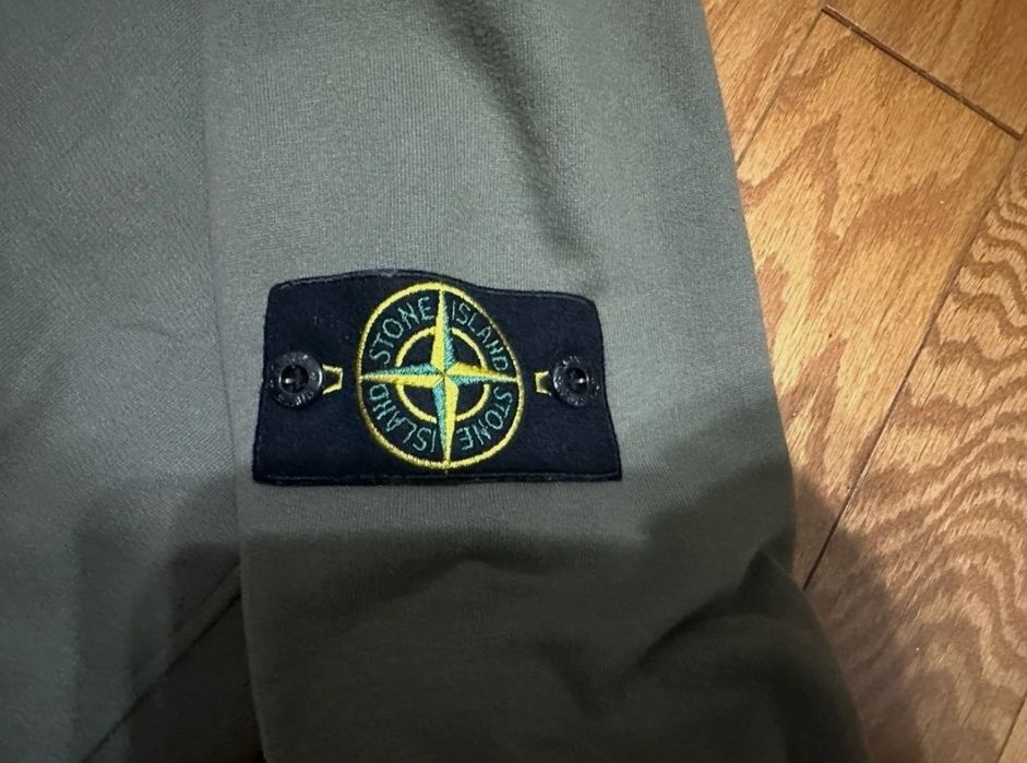 Продається кофта stone island