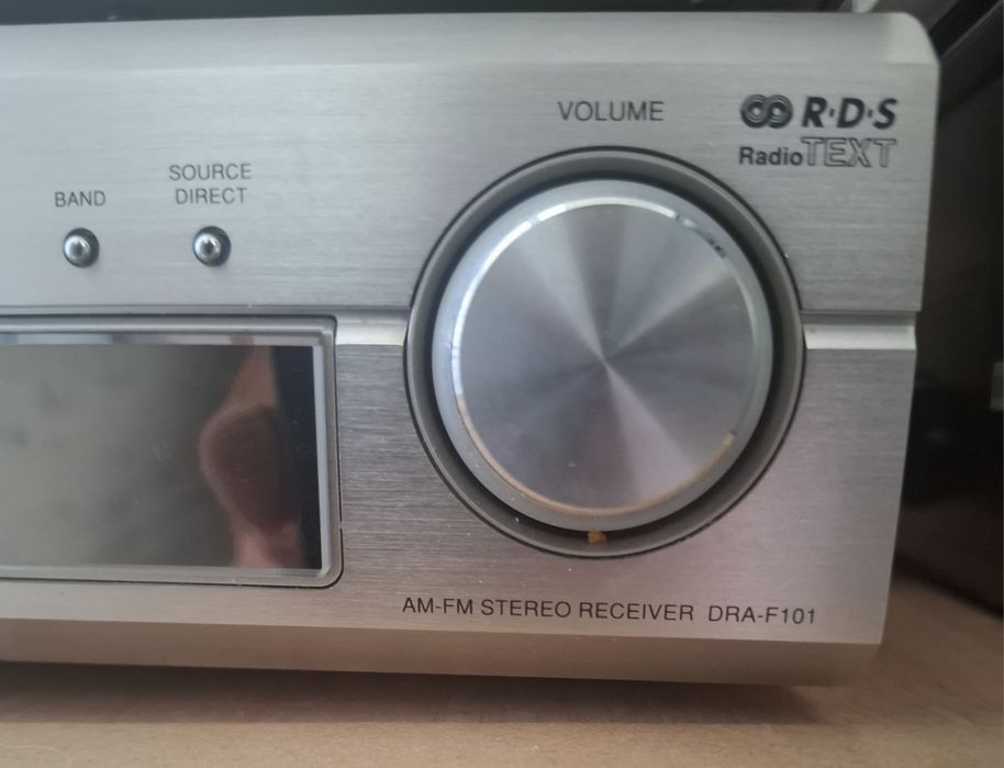 Wieża Denon z pilotem