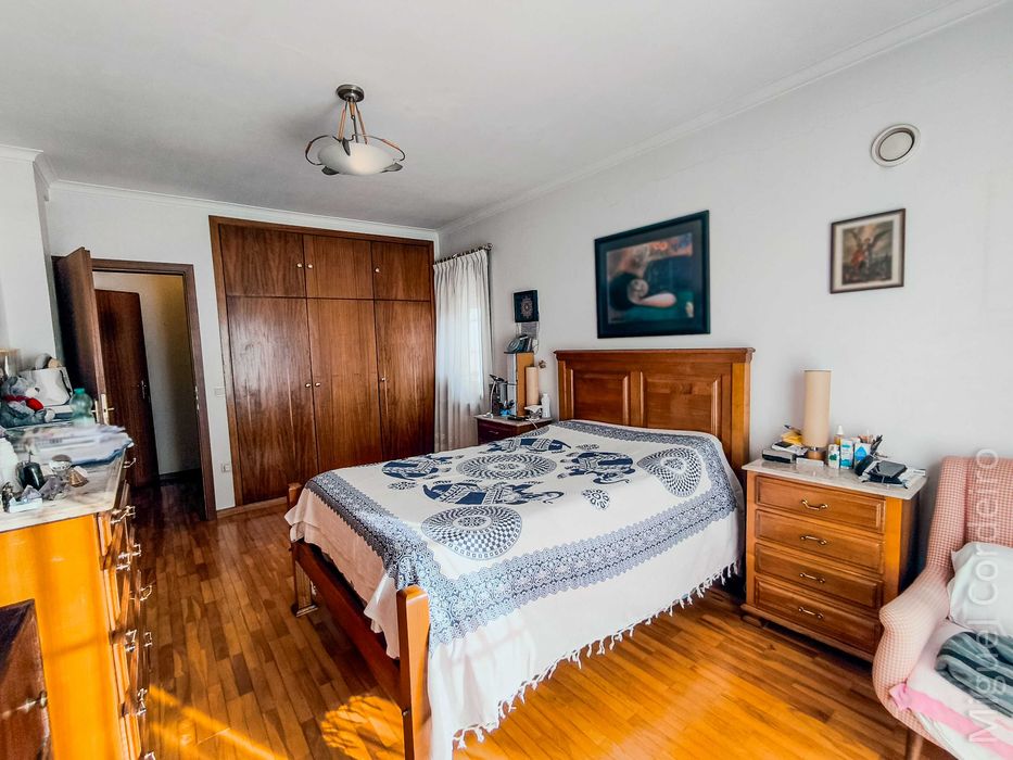 Moradia T4 de 3 frentes - Guifões, Matosinhos