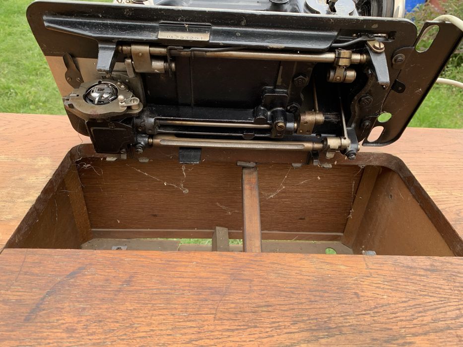 Продам швейну машинку Zinger