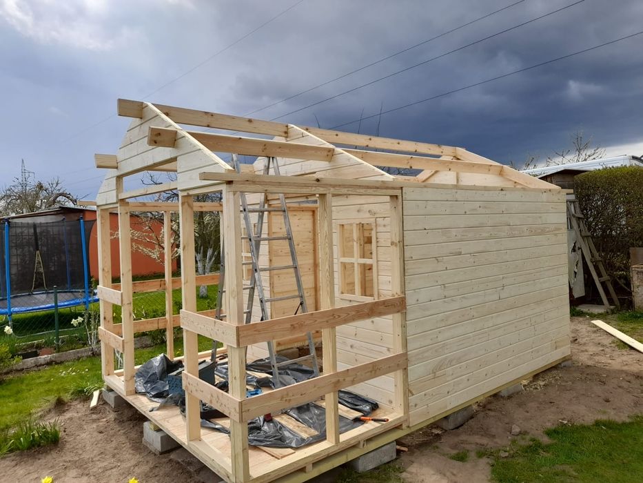 Domek drewniany 3mx3m plus zadaszony  taras 150 cm