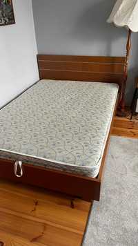 Łóżko 140 cm z materacem