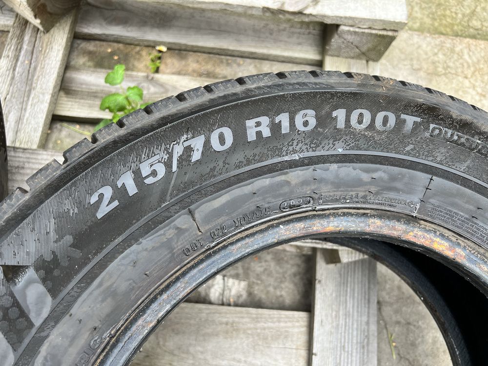 2xopona zimowa KUMHO w rozmiarze 215/70 R16