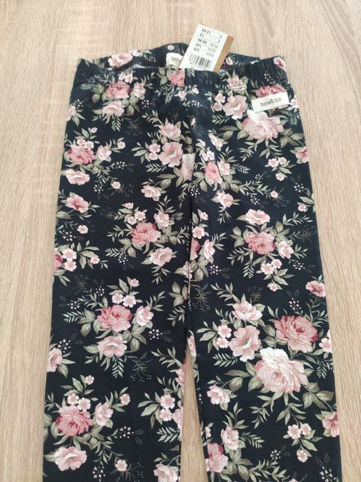 Bluza z falbanką ocieplana i legginsy Newbie nowe 104/110 rozmiar