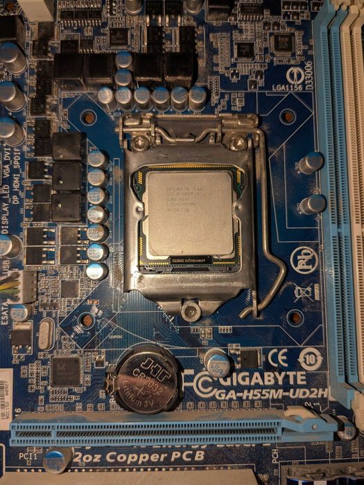 материнська плата GIGABYTE GA-H55M-UD2H б/у з процесором, HDMI