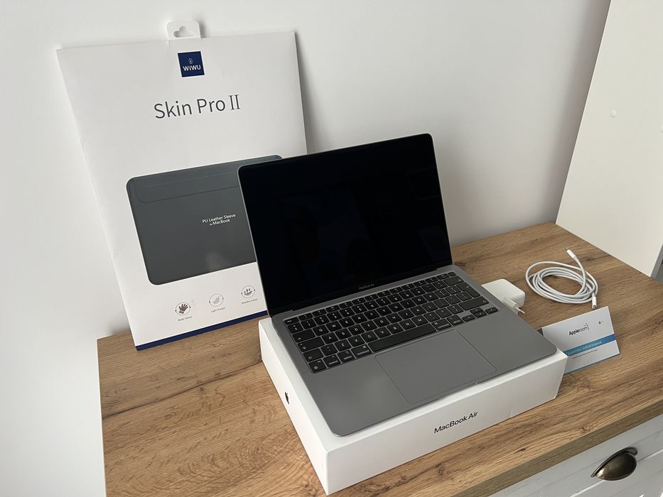 Macbook Air 13" 2020 16GB RAM 256 SSD Space Grey