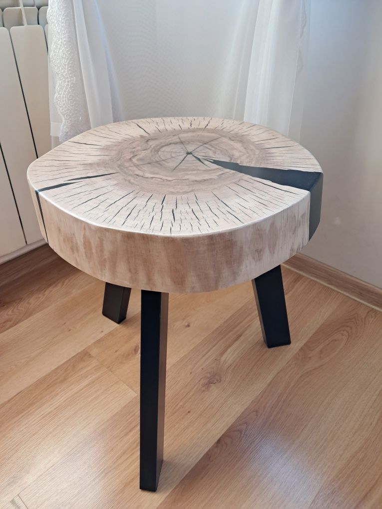 Stolik kawowy orzech loft - blat z plastra orzecha