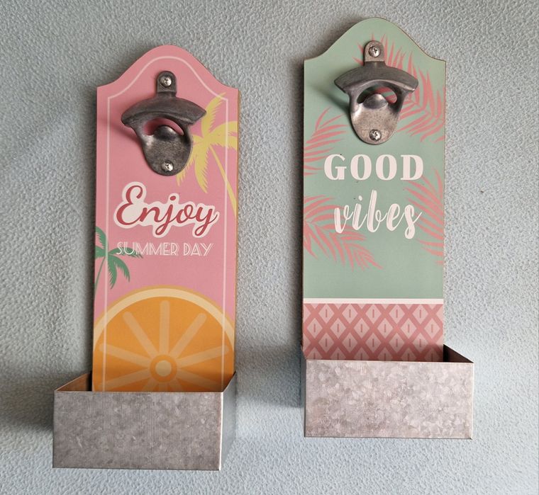 Otwieracz do butelek od piwa z pojemnikiem na kapsle