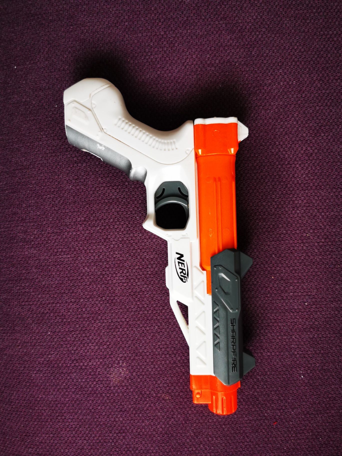 Vários tipos de Pistolas Nerf