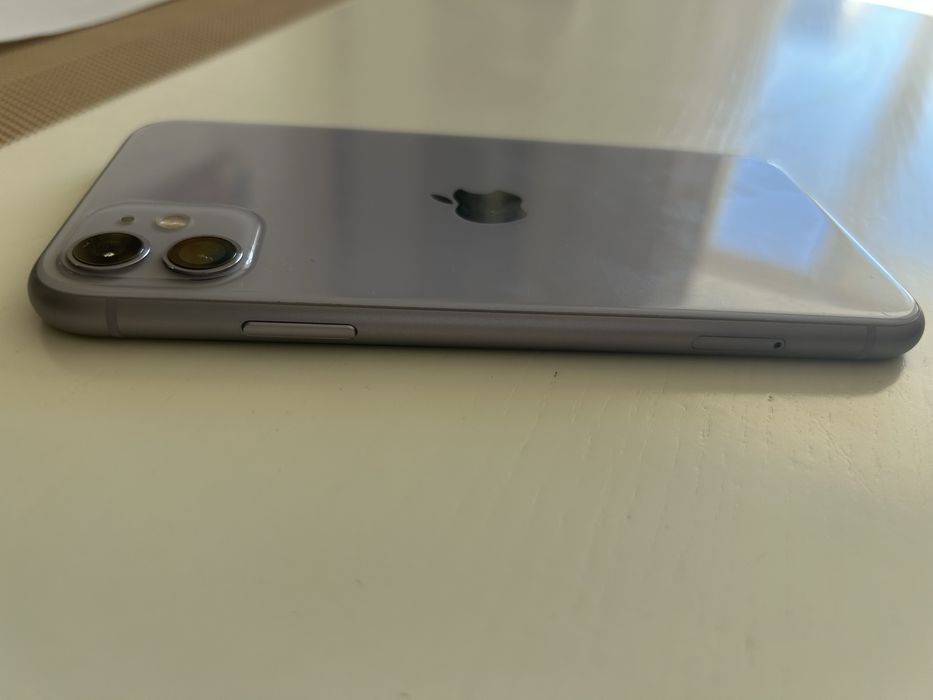 Айфон Apple iPhone 11 64GB neverlock гарний стан 100% все працює чохол