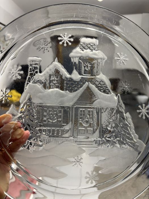 Prato em vidro ideal para Natal