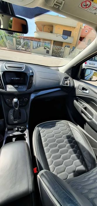 Ford Kuga      2017