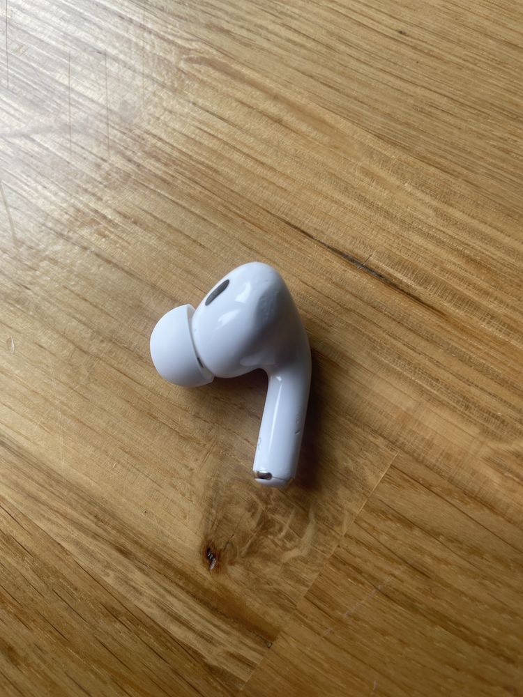 Prawy AirPods pro 2. Genercja A3047. Oryginalny.