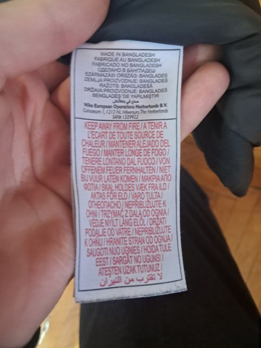 Продаю Вітровку Nike