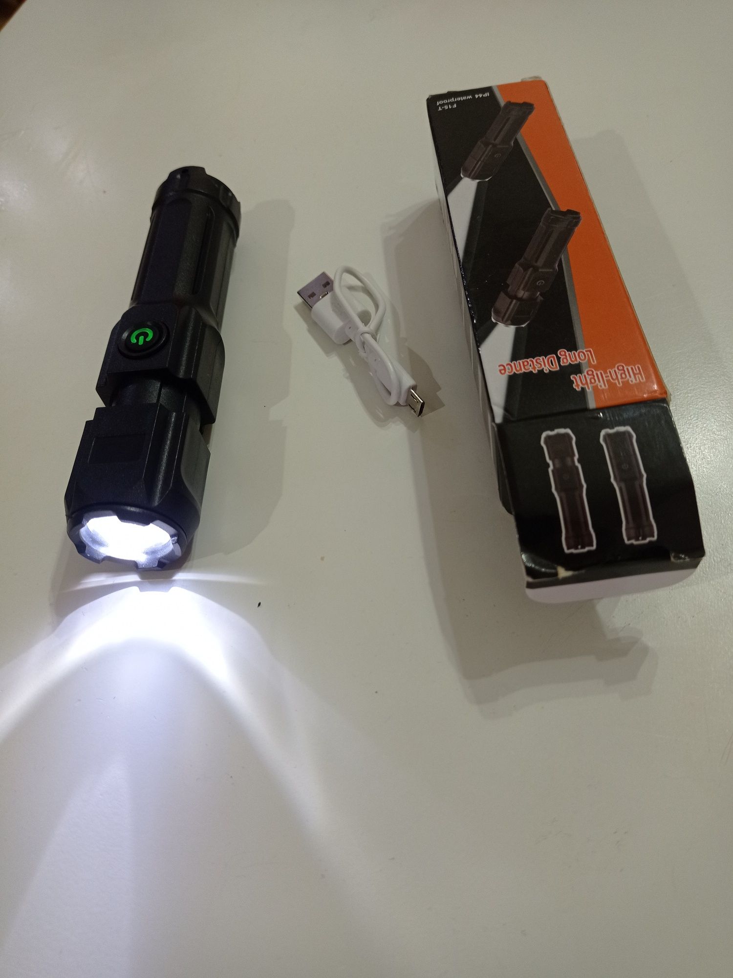 latarka LED ładowana USB