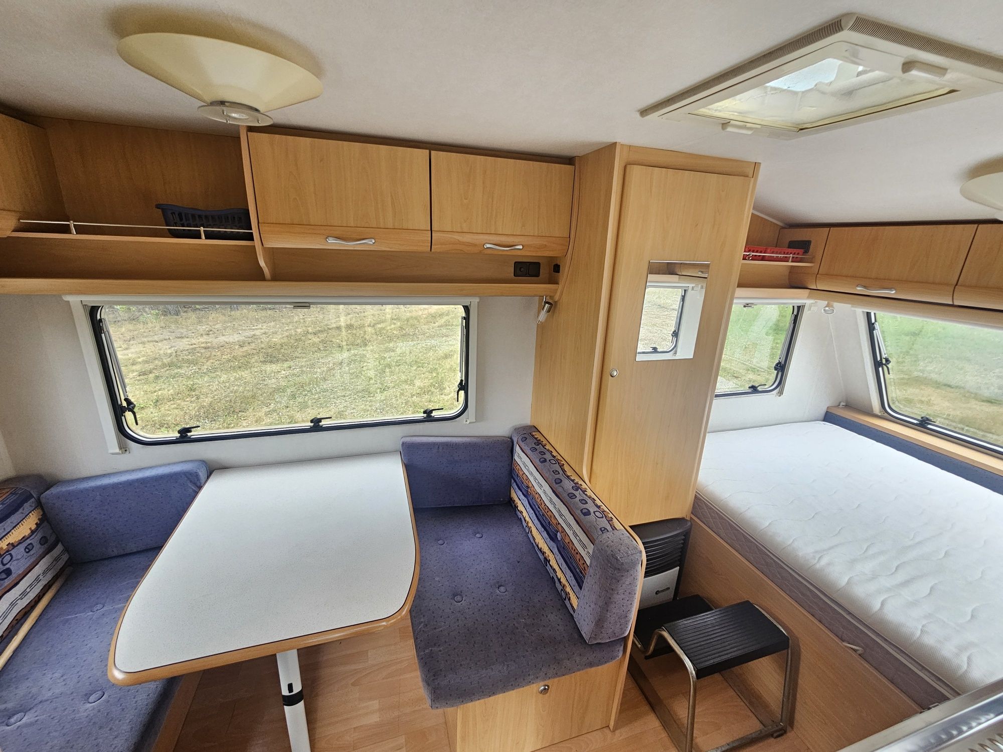 Przyczepa kempingowa Beyerland Sprinter 390 z przedsionkiem 1100Dmc